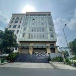 Ngộp Bank Bán Gấp! -Bán Tòa Chdv 102P-Nguyễn Văn Linh-14,5X48M- Hầm 7T- Hđt: 900 Triệu/Th- Giá Bán 152 Tỷ Tl