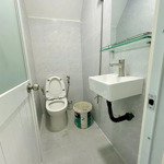 Chính chủ cho thuê nhà nguyên căn giá tốt tại đ. cống quỳnh, q1, 32m2 chỉ có 8tr8 còn tl