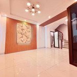 Nhà mặt phố gần ngã tư phạm ngọc thạch - xã đàn