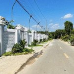 Bán gấp,rẻ (279,3m2 )đất mặt tiền nhựa,nở hậu, shr,dân cư sầm uất, nhà hiện hữu sang sát, giá 439tr