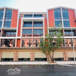 Quỹ căn biệt thự vinhomes ocean park 3 với hai mặt tiền đối diện công viên nước.