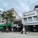 Phố phạm ngũ lão. đường 2 chiều ô tô, gần ga hải phòng, phố rất đẹp!