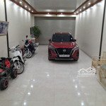Bán nhà mặt đường quốc lộ 1a , đối diện sungroup, 218m2, 3 tầng, nhà siêu xịn, giá 8 tỷ