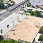 Mặt tiền đường với lộ giới 27m, 2 lô liền kề với chiều ngang 10m, dài 25m, tại trung tâm thăng bình