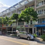 Chính chủ cho thuê nhà 5.7mx20, 5 tầng và hầm, 110tr/tháng, có thang máy, máy lạnh
