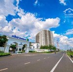 Một căn duy nhất mở cửa bước ra sân vườn tại jamila khang điền ntcb 8.5 triệu