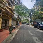 Chính chủ bán nhà phố cát linh, đống đa, ô tô tránh, 88m2, giá 16.8 tỷ