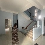 Căn góc 2 mặt tiền 3 mặt thoáng ven bờ sông hàn. 135m2 mặt tiền kinh doanh 25m rất lợi thế!