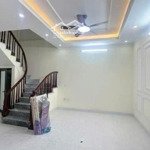 Bán nhà ngọc thụy 40m2, 5 tầng giá 6.5 tỷ lô góc 2 mặt thoáng