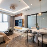 Gia Đình Cần Cho Thuê Căn Hộ 2 Phòng Ngủ Full Đồ Nội Thất Xịn Mới Toà Nhà Khách Sạn Gloria