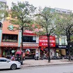 Bán nhà mặt phố trung hòa, 136m * 5 tầng * mặt tiền 5.5m, vị trí vàng, dòng tiền ổn định 1 tỷ.