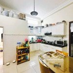 Gia đình kẹt tiền bán gấp nhà mặt tiền đồng nai, dt: 45m2, 5 tầng, chỉ 11.5 tỷ tl