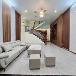 12 Tỷ Có Nhà Mặt Ngõ Phân Lô 1 Nhà Ra Phố Nhân Hoà 48M*5T Mt5M Ô Tô Tránh, View Hồ, Kinh Doanh
