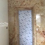 Gấp! mình cho thuê ngay nhà hai mặt tiền, mới, 99m2, 5t; vp, nhà hàng, kd, nguyễn khánh toàn - 31tr