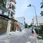 Nhà 3 tầng + tum + sân thượng toạ lạc ngay đường số 2 phường trường thọ, tp thủ đức.