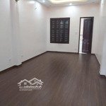 Cho thuê nhà ngõ 18 khương hạ 45m x 6t giá 15tr/th