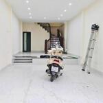 Bán nhà định công, hoàng mai. 50m2 x 5 tầng. mt 4,2m. nở hậu. ngõ thông. ô tô. hơn 12 tỷ.