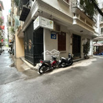 Nhà lô góc ngõ 261phố trần quốc hoàn.khu phân lô.ngõ rộng 3.5m oto dừng đỗ . 54m5t 9.4m mt 18ty490