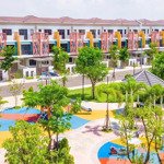 Bán nhà phố suncasa central vĩnh tân - tân uyên
1 trệt 2 lầu 4pn 4wc đang có sẵn hd thuê 15.5tr/th