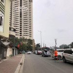 Nhà mới mặt ngõ, oto đỗ cổng, 10m đường ngô quyền oto phóng,sát kđt văn khê, 30m2, 5 tầng 5.75 tỷ