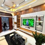 Cần bán gấp nhà cầu giấy dt=40m2 - 4tầng - mt 3,4m - giá 8,95 tỷ - sổ đẹp sẵn sàng vị trí