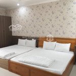 Bán khách sạn 7 tầng mới xây hiện đại 15p lớn kinh doanh mặt tiền đường nội bộ khu á châu 16.5 tỷ