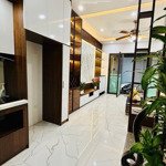 Bán gấp nhà phố kim đồng - ô tô đỗ cổng - sát phố - kinh doanh đỉnh.