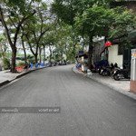 Bán nhà lạc long quân thông trịnh công sơn tây hồ gần phố nhà dân xây chắc chắn giá hợp lý