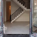 Cho thuê nhà mặt phố lê thị hồng gấm, 10 triệu vnd, 60m2, 4pn, 1wc, hải châu, đà nẵng