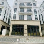 Bán biệt thự diamond point 142,4m2 xây 5 tầng giá 33,95 tỷ lh: 0985430011