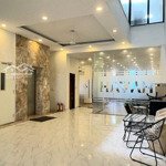 Tòa văn phòng view hồ , mặt phố nguyễn hoàng tôn_ tt q.tây hồ _ 9 tầng nổi, 1 hầm, pccc, 2.4 tỷ/năm