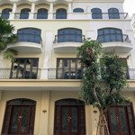 Cần bán chà là 63m2. giá 8,3 tỷ đông nam. gần bệnh viện, trường học. rẻ nhất thị trường hiện tại