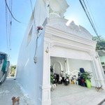 Bán nhà 2 mặt tiền xây theo kiến trúc tân cổ ngay trung tâm dĩ an