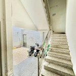 Bán Căn Nhà Dịch Vụ 5 Tầng Âu Cơ 111M, Ngang 5,6 Hẻm Xe Hơi Sát Mặt Tiền Doanh Thu 50 Triệu/Tháng