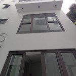 Bán nhà cổ linh -diện tích 31m _ 6 tầng mới đẹp về ở luôn. cách mặt đường cổ linh chỉ gần 100m.