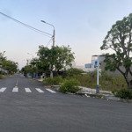 Chính chủ cần bán lô đất đẹp hói kiểng 32 đường 7,5 giá đầu tư. 0938969981