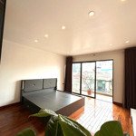 Bán nhà phân lô đền lừ ô tô đỗ cửa ô tô vào nhà kinh doanh thang máy chạy