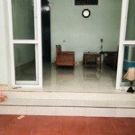 Mình có nhà cấp 4 để không muốn cho thuê, ở ngõ 43 đường thọ hạc dân trí tốt