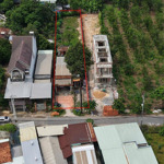 Bán đất tặng căn nhà cấp 4, mt đường nhựa cách chợ, trường học 250m
