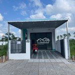 Cho thuê nhà hồng loan 6a cần thơ, 5x24, máy lạnh, trần hoàng na, đông bắc, lộ 30m, mới 100%