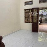 Bán đất tặng nhà 2 tầng, cách mặt phố 20m