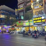 Bán nhà mặt tiền đường nguyễn gia trí (d2 cũ) bình thạnh khu sầm uất nhất khu. 35ty.