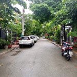 Chủ bán nhà đường nhựa 10 m thông vỉa hè, khu dân cư đông hòa gần siêu thị big c dĩ an