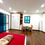 Chủ Cần Tiền!!Gần Ga Láng, 69M2, Nhà 5 Tầng, 30M Ra Mặt Phố Chỉ 11.85 Tỷ