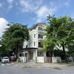 Bán gấp biệt thự mặt hồ 7ha tại vinhome thăng long