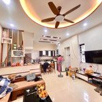 Hàng nóng - bán nhà 3 tầng trung hành - độc lập sân cổng riêng - mặt ngõ lô góc thoáng mát