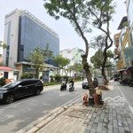 Bán nhà mặt phố lạc long quân, vị trí gần quận ủy tây hồ vỉa hè rộng, sát hồ tây 44m 3t 29 tỷ