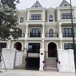 Biệt thự liền kề 140m2 x 4 tầng, 1 hầm, có ô chờ thang máy, sau lưng là công viên, giá nhỉnh 59 tỷ