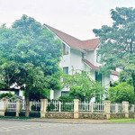 Biệt thự - lô góc - mặt sông - bể bơi riêng - thang máy - vinhome riverside.
