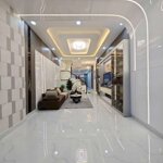 Chỉ nhỉnh 6 tỷ- nhà 2 tầng 73m2, xe hơi ngủ trong nhà-trung tâm quận12-gần metro.